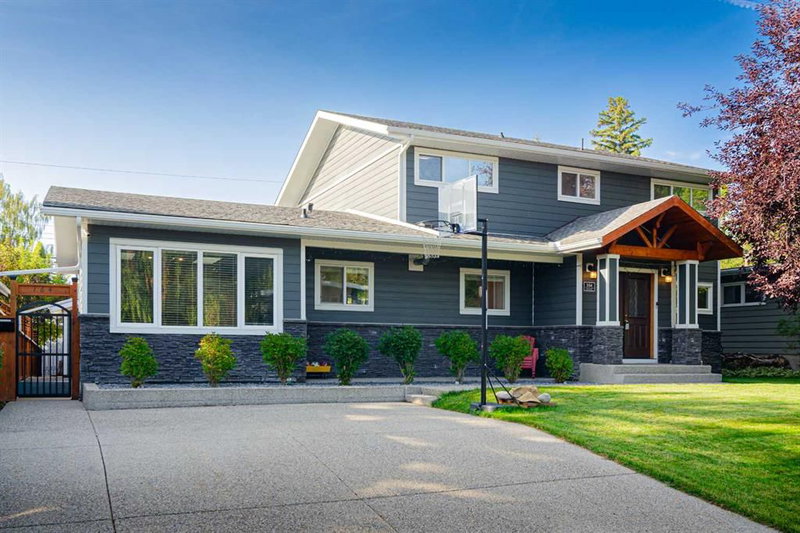 164 Cherovan Drive SW