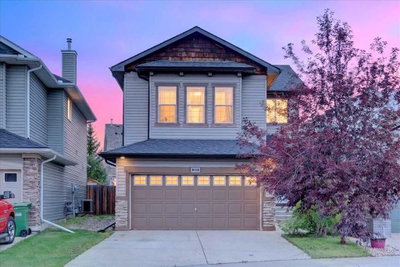 380 Royal Oak Heights NW