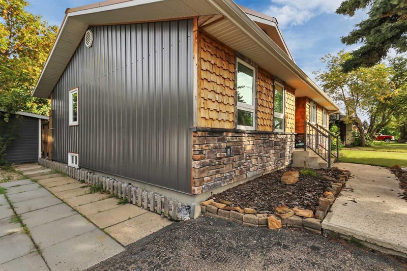 70 Sherwood Crescent