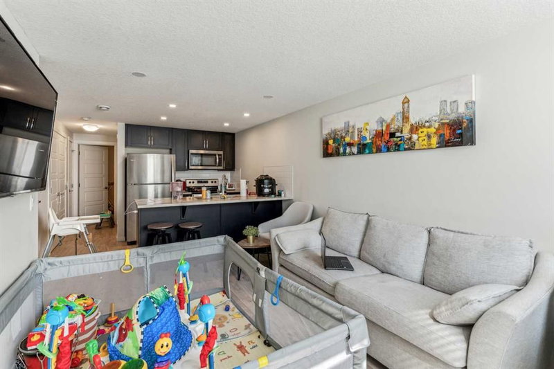 312 - 260 Rowley Way NW