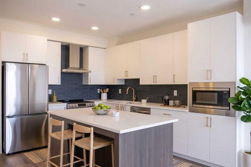 1204 - 47 Creekview Gardens SW