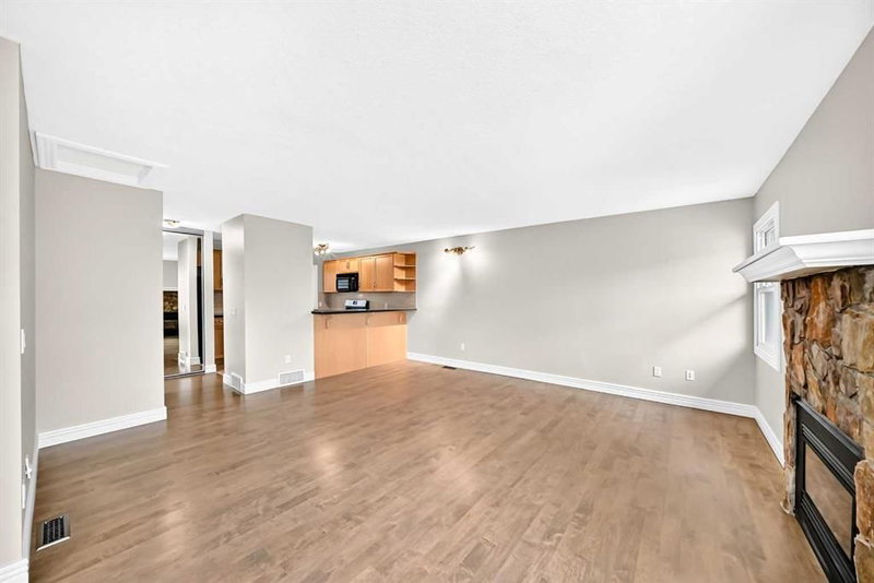 225 - 33 Glamis Green SW