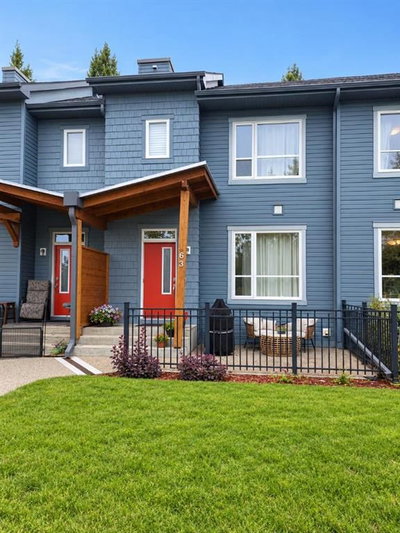 63 Chapalina Square SE