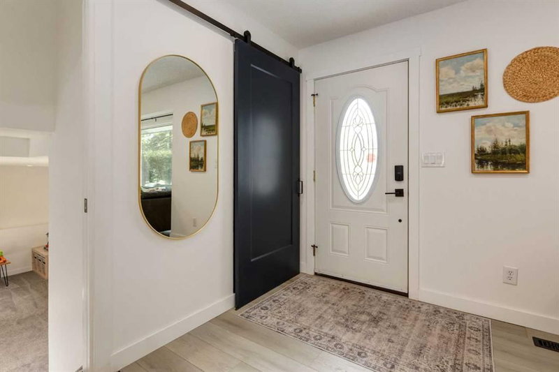 27 Midlake Place SE