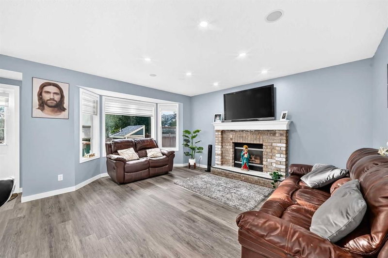 216 Mt Apex Green SE, McKenzie Lake — interior photo 7