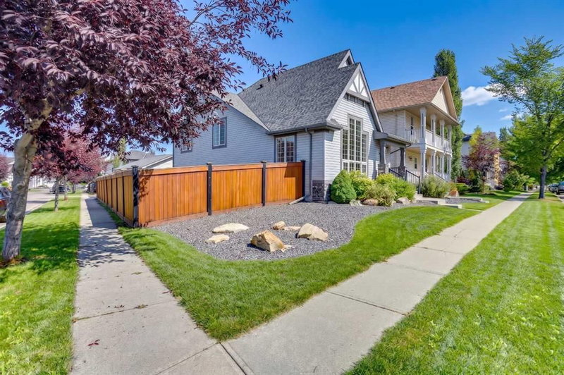 108 Elgin Manor SE