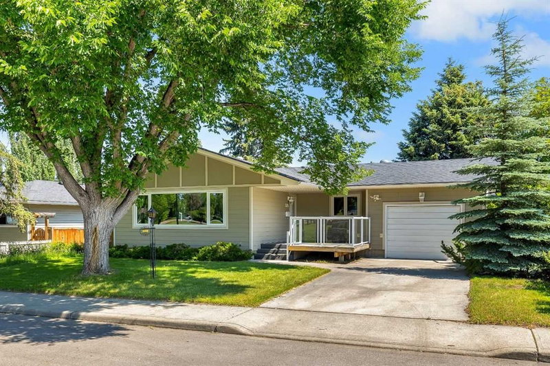 3324 Morley Crescent NW — listing photo
