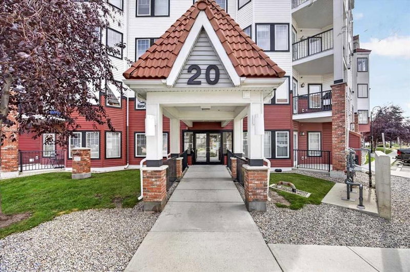 226 - 20 Royal Oak Plaza NW