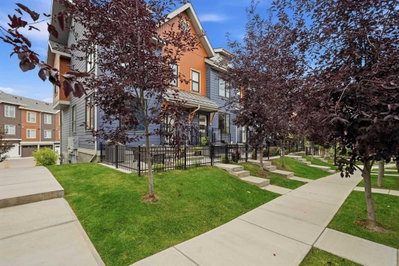 143 Livingston Common NE