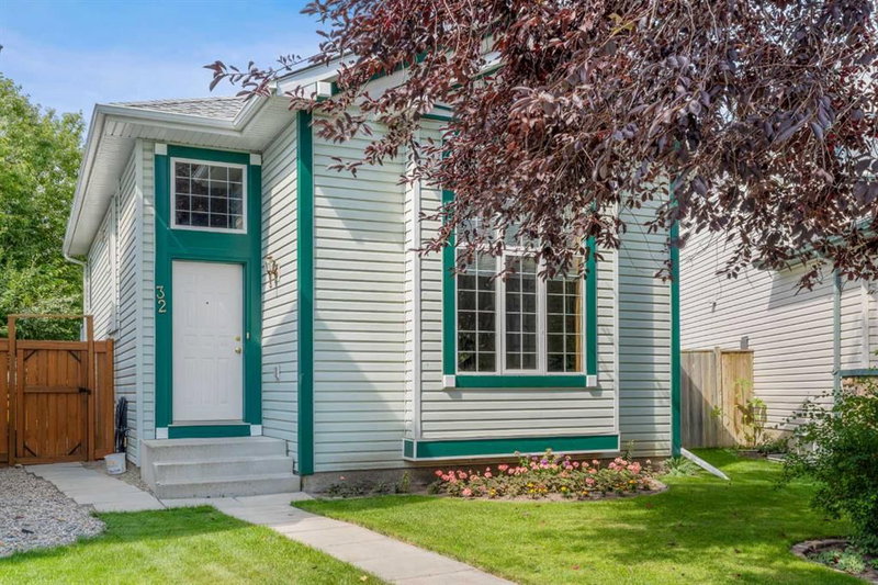 32 Country Hills Mews NW