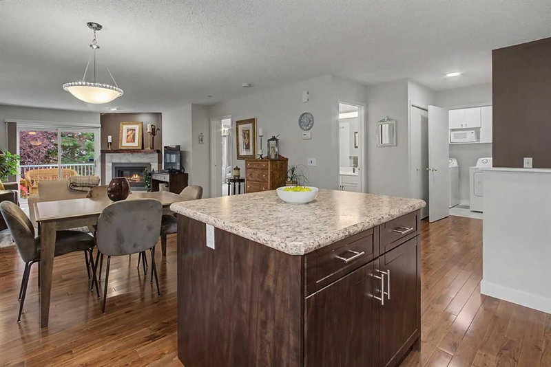 138 Hawkstone Manor NW, Hawkwood — interior photo 7
