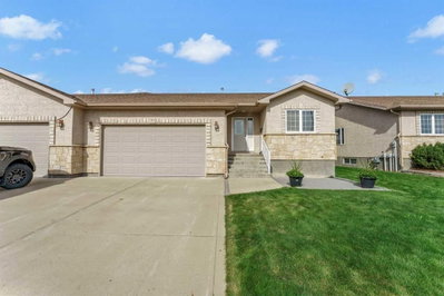 10 Sandstone Place SE