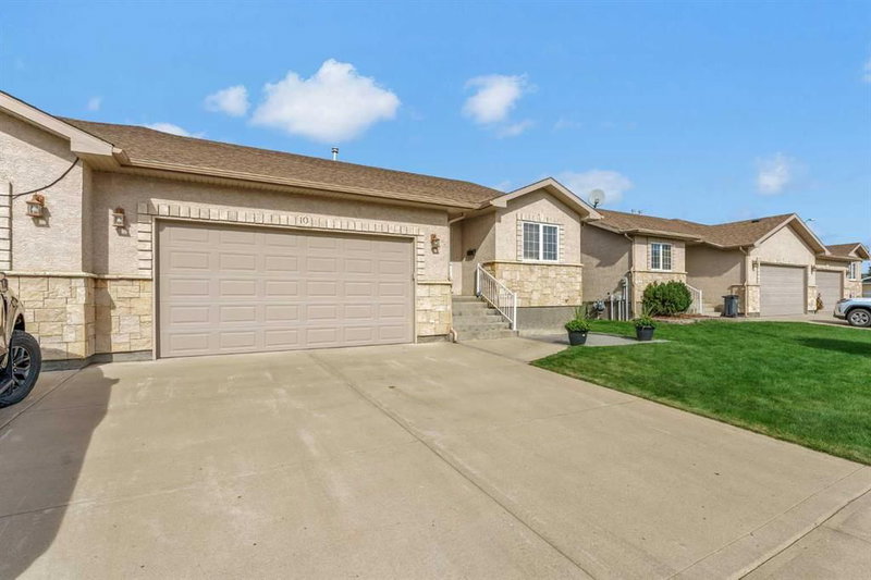 10 Sandstone Place SE