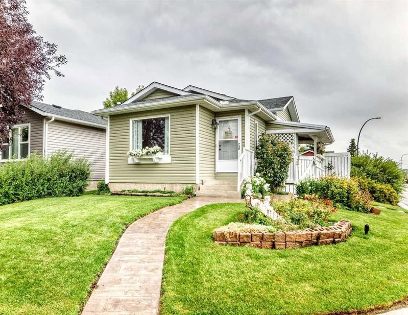 45 Taradale Close NE — listing photo