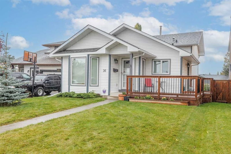 36 Sandpiper Way NW