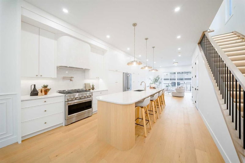 411 28 Avenue NW, Calgary — listing photo 6