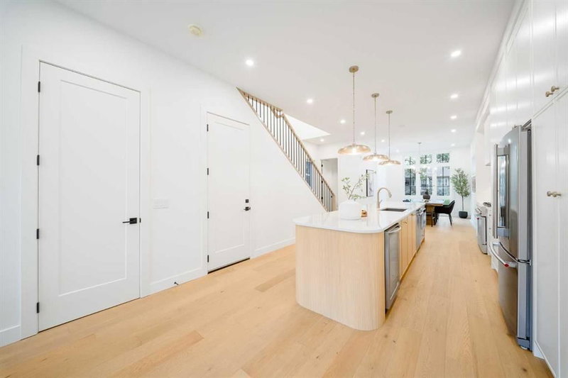 411 28 Avenue NW, Calgary — listing photo 7