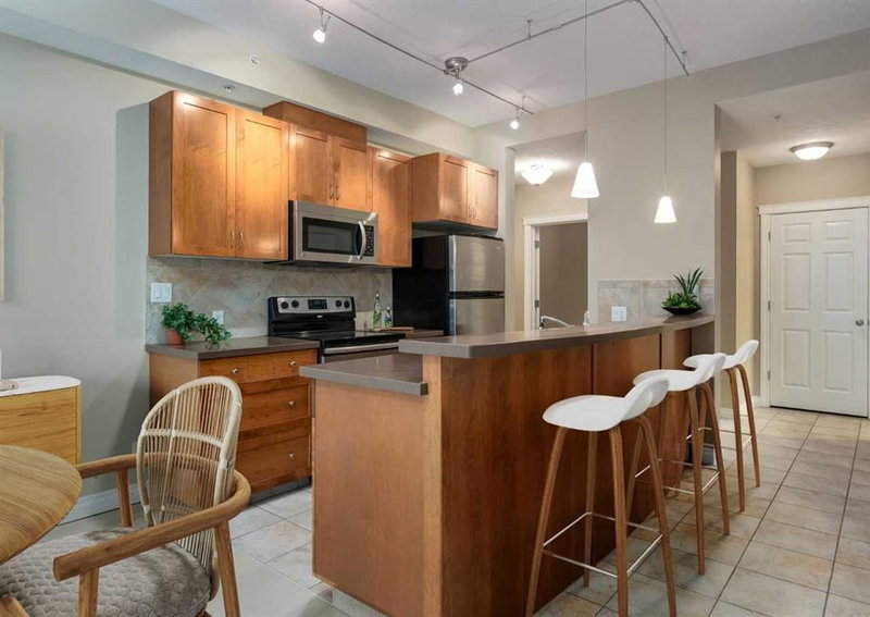 3214 - 24 Hemlock Crescent SW