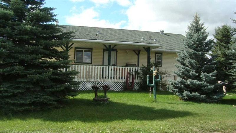 21 1 Street E