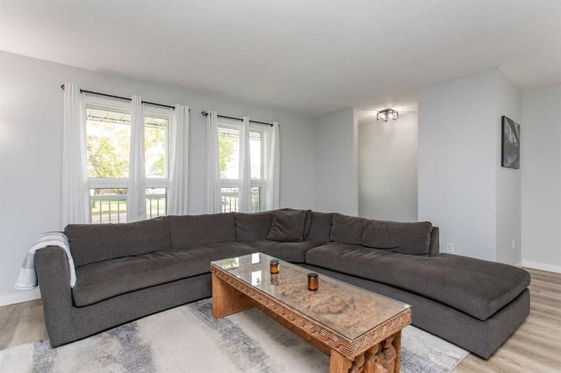 5113A - 54 Avenue