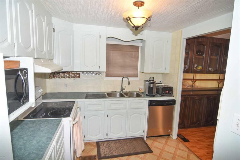 822 Bayview Road
