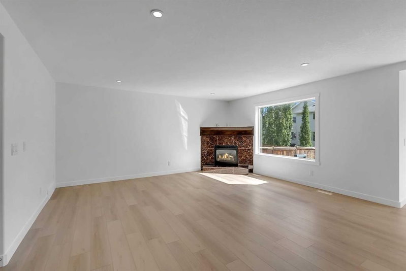 210 Crimson Lane, Rainbow Falls — interior photo 7