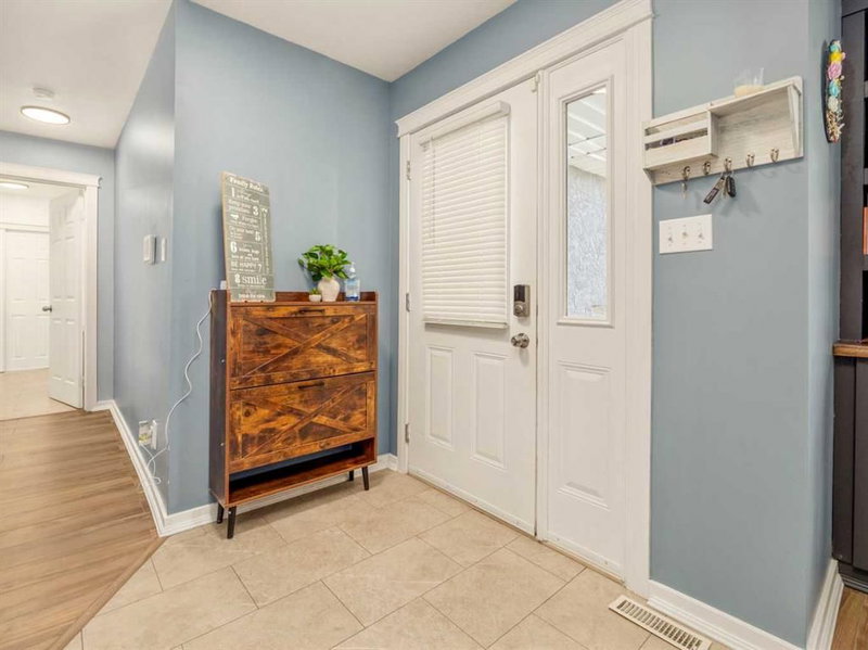452 Pineridge Way, Pincher Creek — listing photo 4