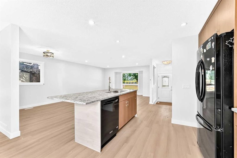 55 Mckinley Way SE, McKenzie Lake — interior photo 6