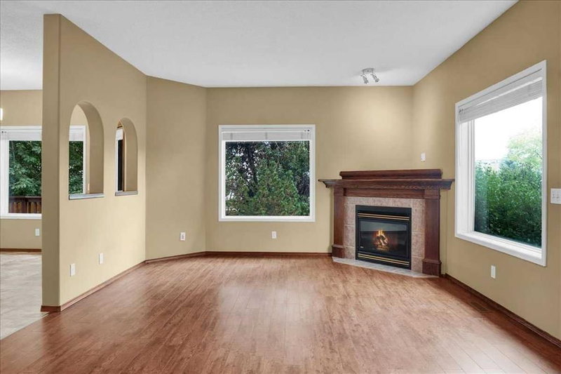 6 Hidden Valley Gardens NW