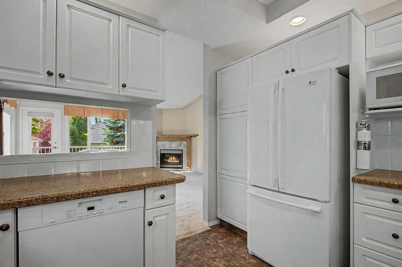 26 Mt Mckenzie Villas SE, McKenzie Lake — interior photo 6