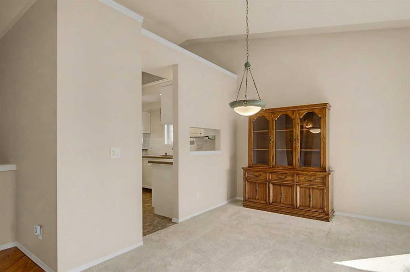 26 Mt Mckenzie Villas SE, McKenzie Lake — interior photo 7