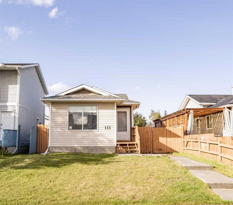 113 Taradale Close NE
