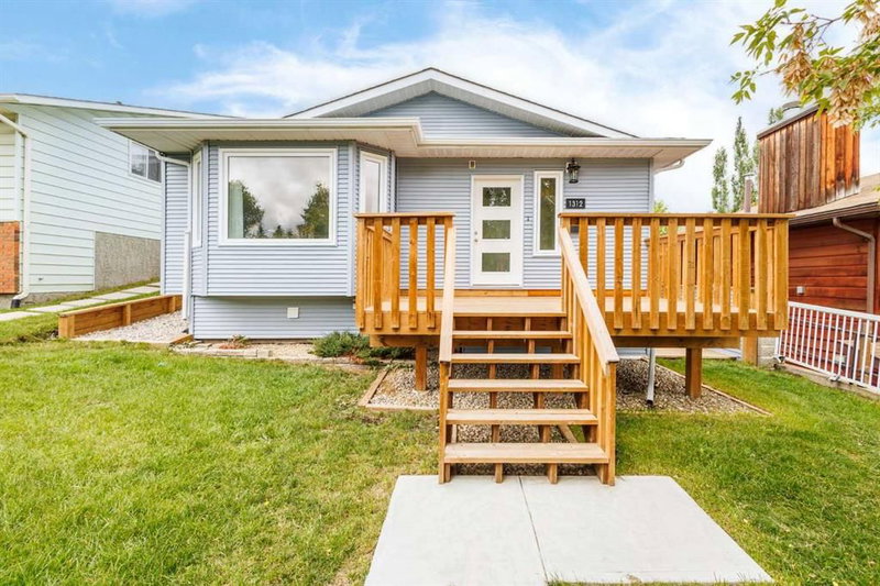 Listing at 1312 48 Avenue NW, North Haven