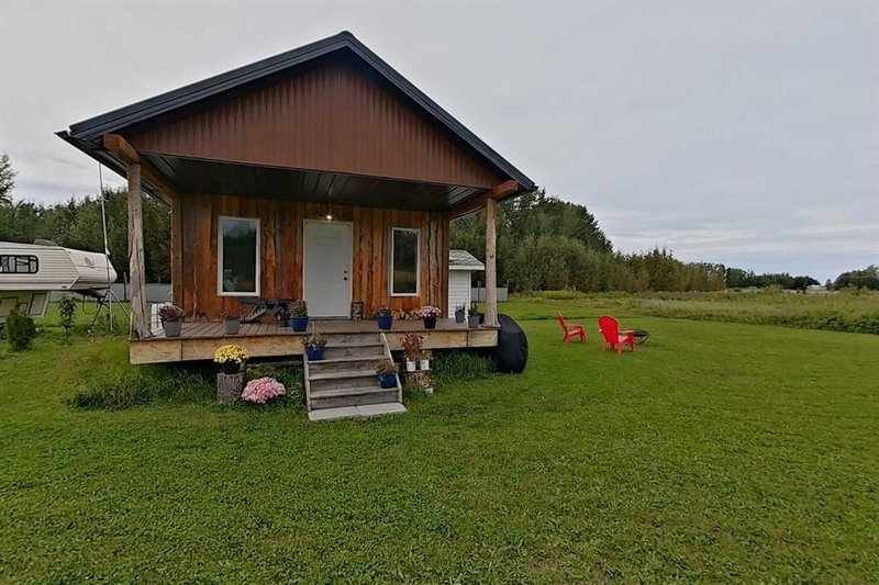 38 - 10428 735 Township Road