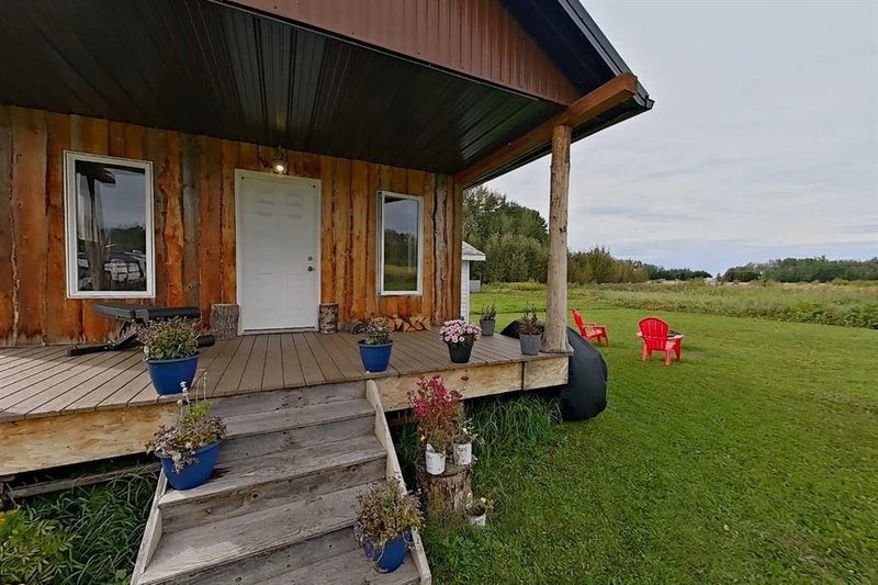 38 - 10428 735 Township Road