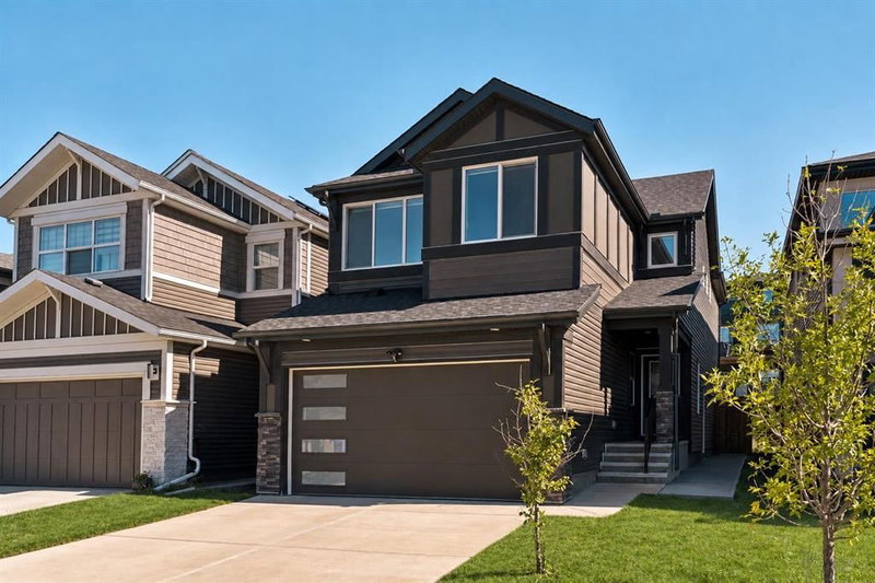 312 Lucas Way NW