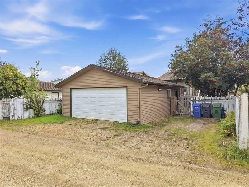 121 Rutledge Crescent