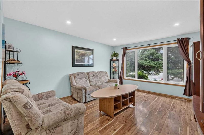 120 Aboyne Place NE, Abbeydale — interior photo 6