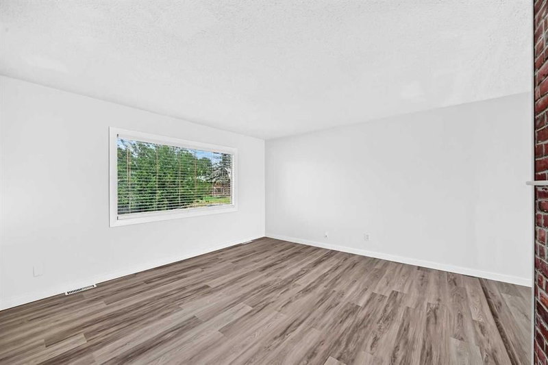 2016 46 Street SE, Forest Lawn — interior photo 5