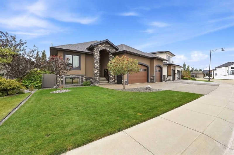 73 Lundberg Crescent