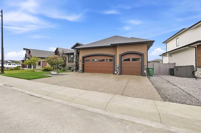73 Lundberg Crescent