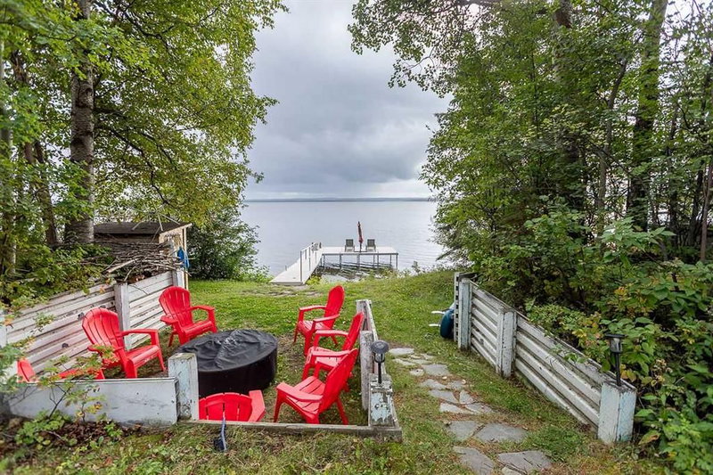 11 Lakeshore Drive, Sundance Beach — listing photo 2