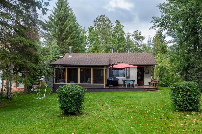 11 Lakeshore Drive, Sundance Beach — listing photo 3