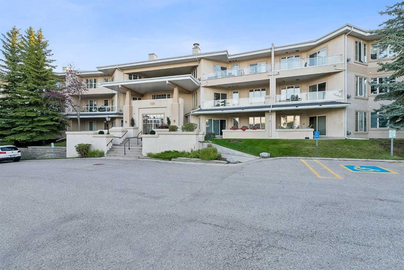 102 - 108 Edgeridge Terrace NW