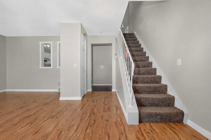 207 Penworth Drive SE, Penbrooke Meadows — interior photo 7