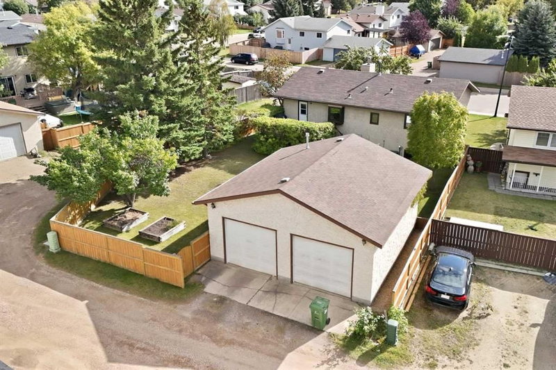 102 Richards Crescent