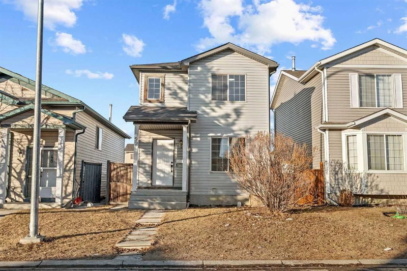 52 Martin Crossing Rise NE