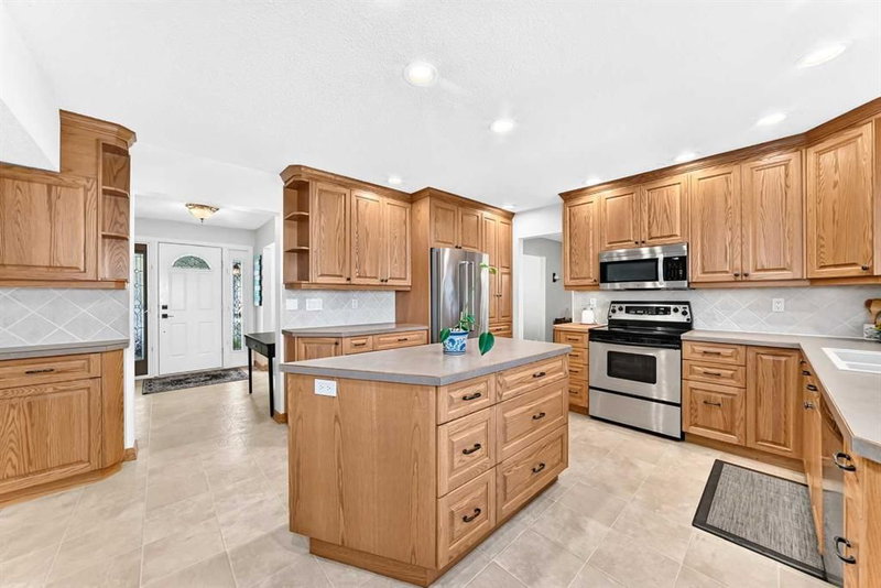 12 Cantrell Bay SW