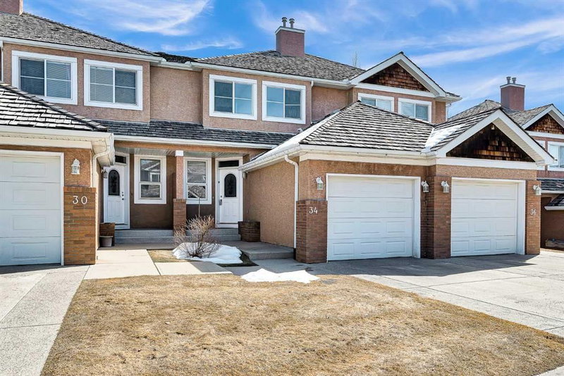 34 Royal Manor NW, Royal Oak — photo 2