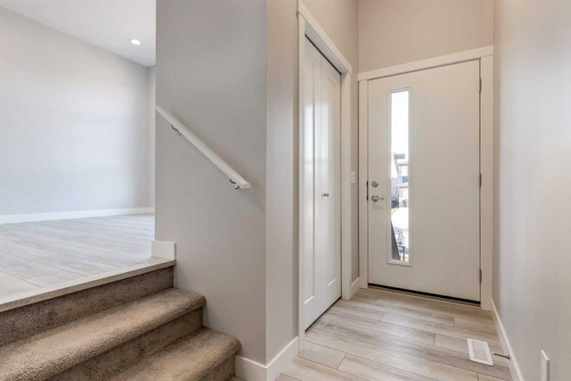 156 Walden Lane SE